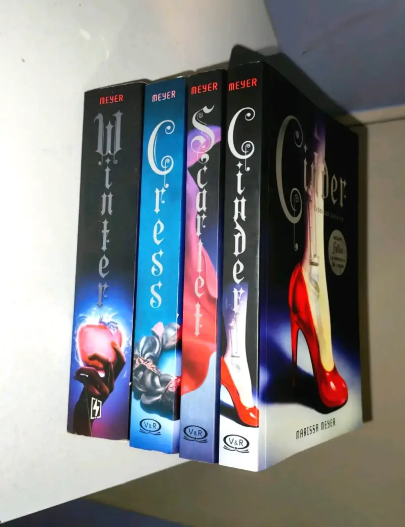 Saga Crónicas Lunares de Marissa Meyer - 4 Libros - 1