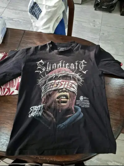Polera negra Street Urban con diseño gráfico - miniatura 4