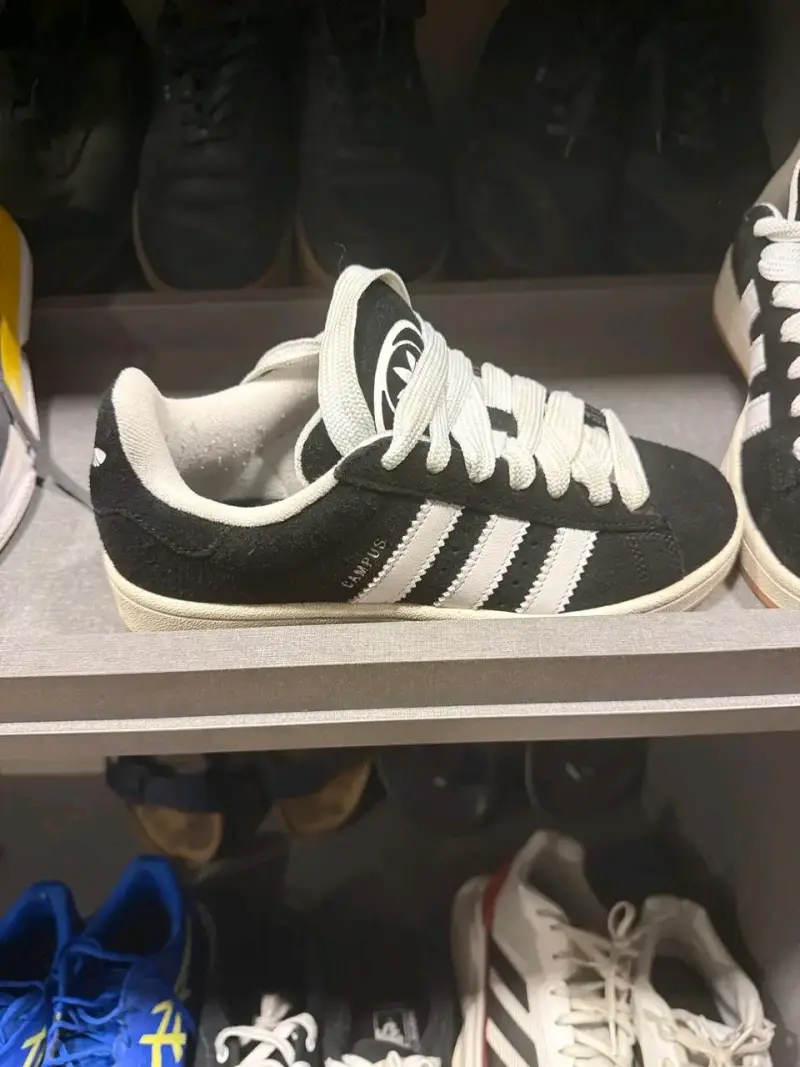 Zapatillas Adidas Campus negras y blancas - 1
