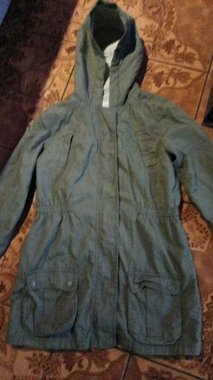 Parka verde con capucha para mujer - 1