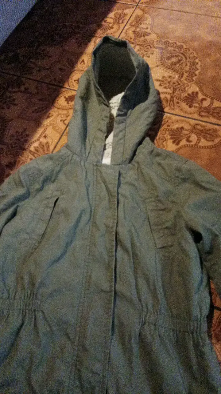 Parka verde con capucha para mujer - 2