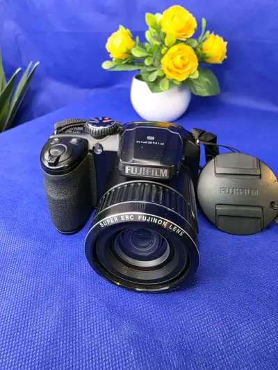Cámara Fujifilm FinePix S con lente EBC - miniatura 5