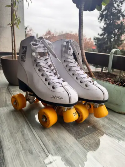 Patines de Cuatro Ruedas Blancos para Adulto Talla 38 - miniatura 1