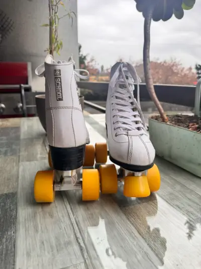 Patines de Cuatro Ruedas Blancos para Adulto Talla 38 - miniatura 3