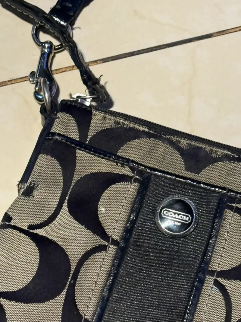 Bolso bandolera Coach con diseño clásico - 2