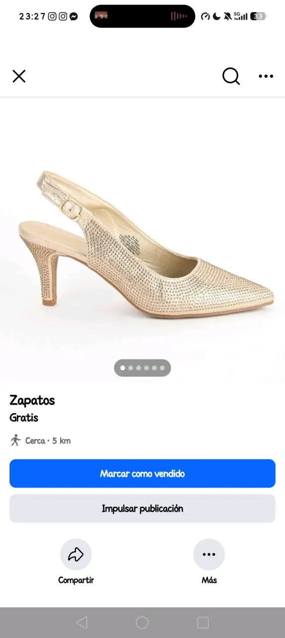 Zapatos de tacón dorados con brillantes - 2