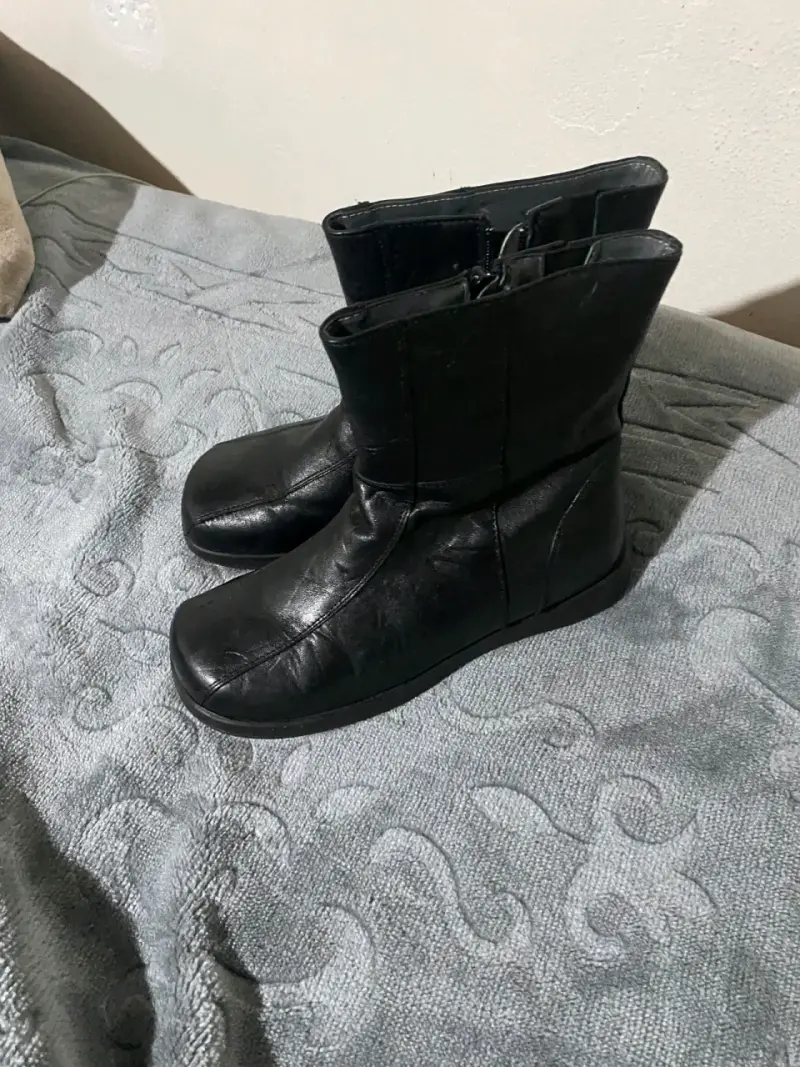 Botas de cuero negras para mujer - 1
