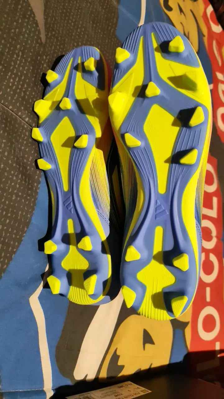 Zapatillas de fútbol Adidas F50 Club azul y rosa - 2
