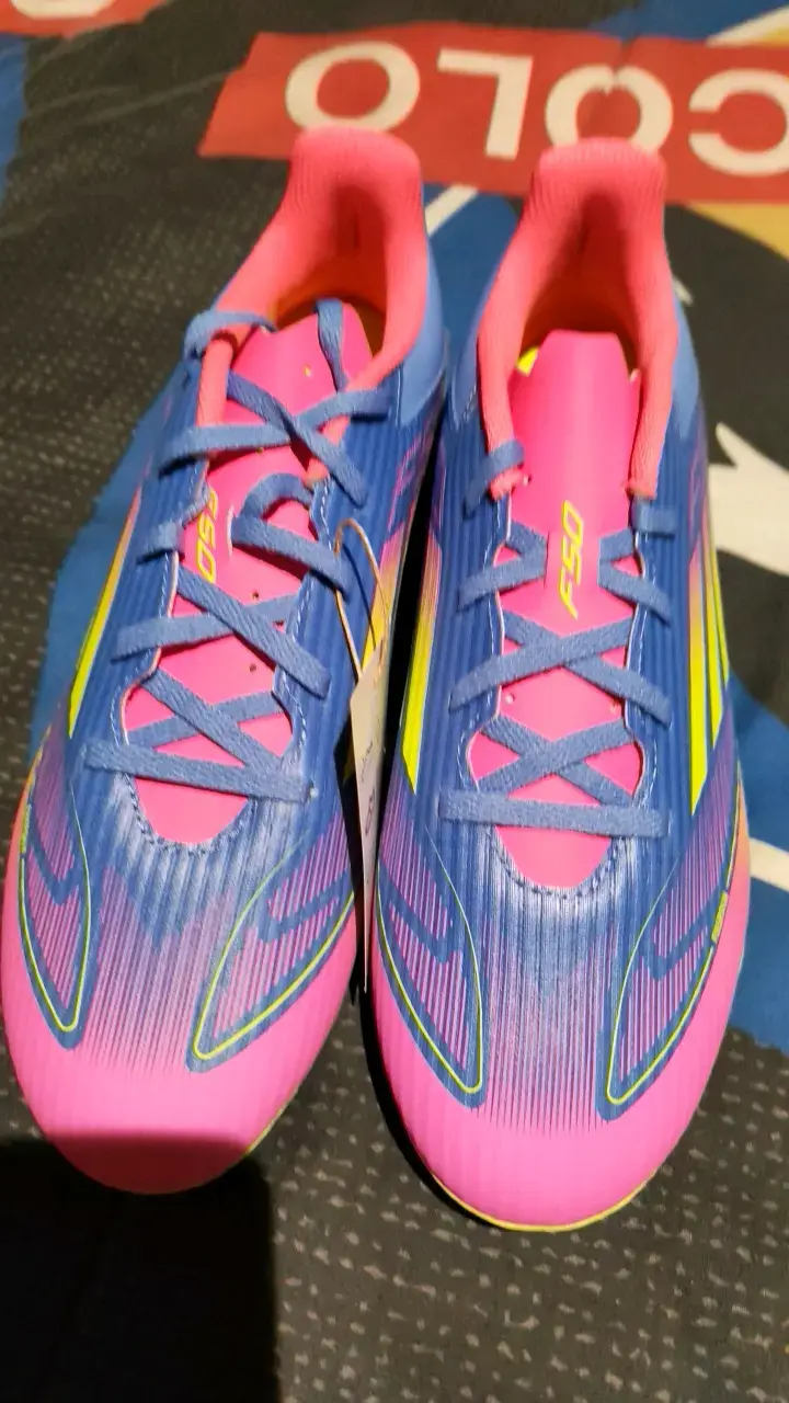Zapatillas de fútbol Adidas F50 Club azul y rosa - 3