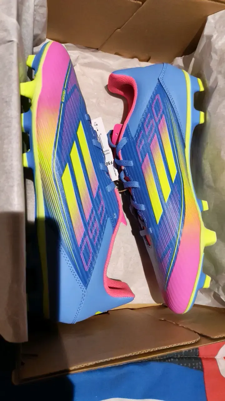 Zapatillas de fútbol Adidas F50 Club azul y rosa - 4