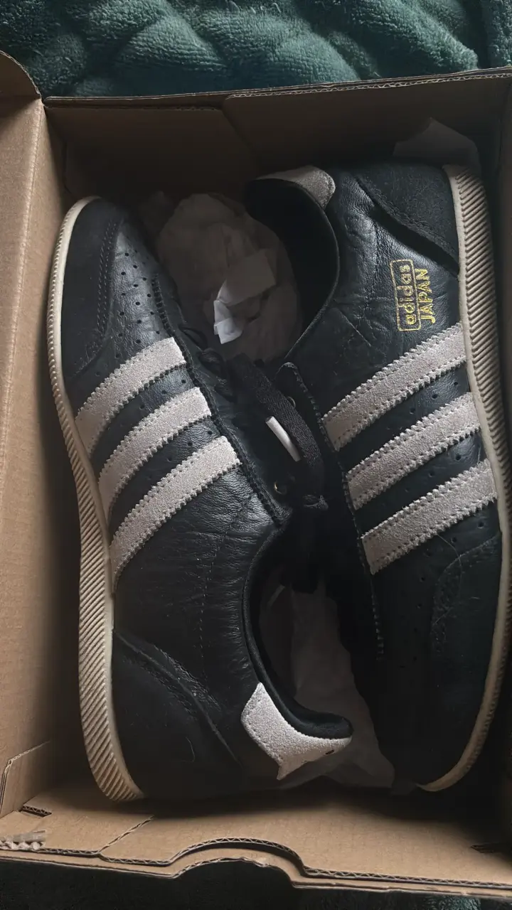 Zapatillas Adidas Japan W negras y blancas - 1