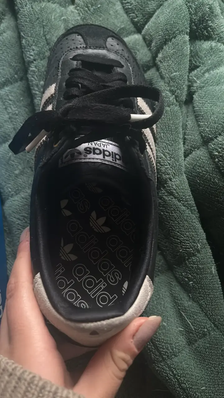 Zapatillas Adidas Japan W negras y blancas - 2