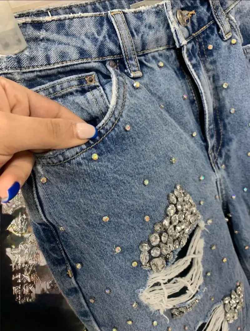 Jeans mom fit con piedreria Ona Saez - 4