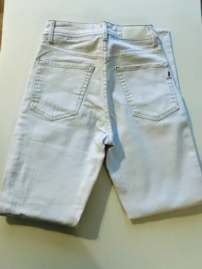 Jeans blancos desgastados Jazmin Chebar - miniatura 2