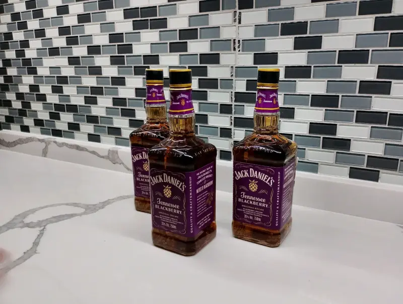 Licor Jack Daniel's Tennessee Blackberry 750ml - 1