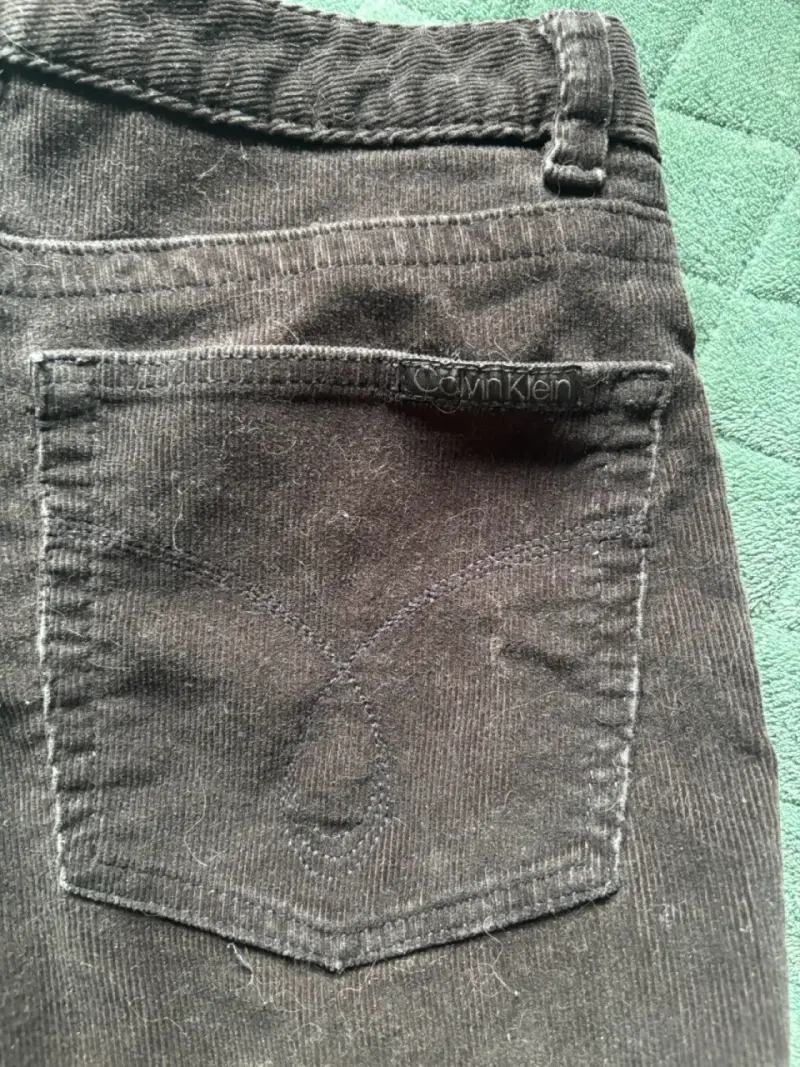 Jeans Calvin Klein de cotelé negros - 2