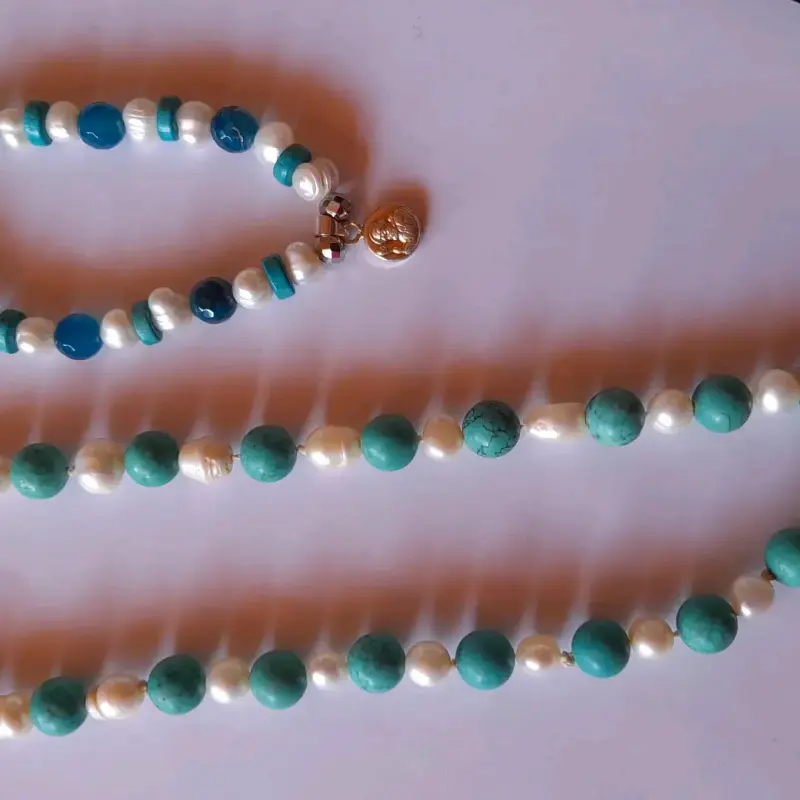 Set de collares y pulseras de perlas y piedras - 2