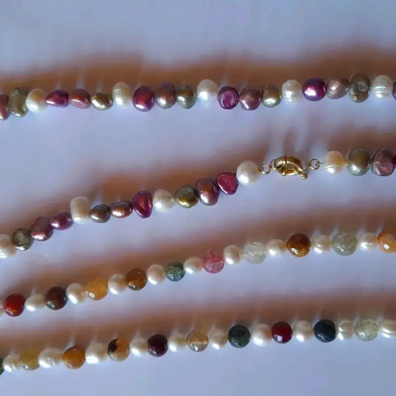 Set de collares y pulseras de perlas y piedras - 4