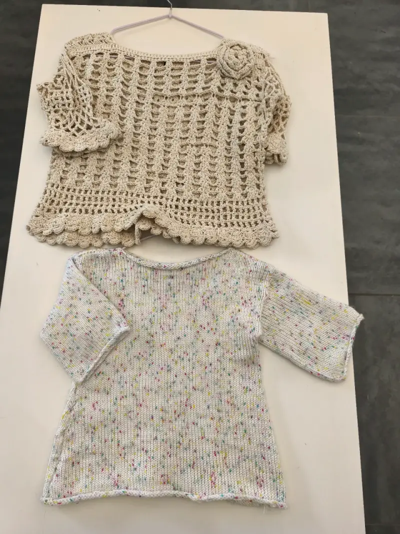 Conjunto de ropa tejida para bebé en varios colores - 1