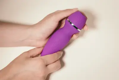 Melody “G” CHISA – Vibrador Succionador Recargable - miniatura 1