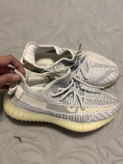 Zapatillas Adidas Yeezy Boost talla 5us - miniatura 1