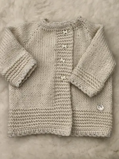 Chaqueta de bebé tejida a mano multicolor - miniatura 3