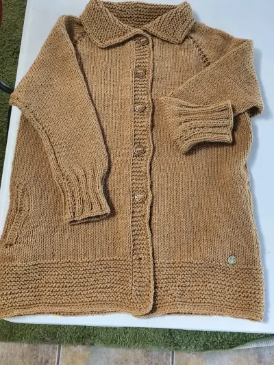 Chaqueta de bebé tejida a mano multicolor - miniatura 5