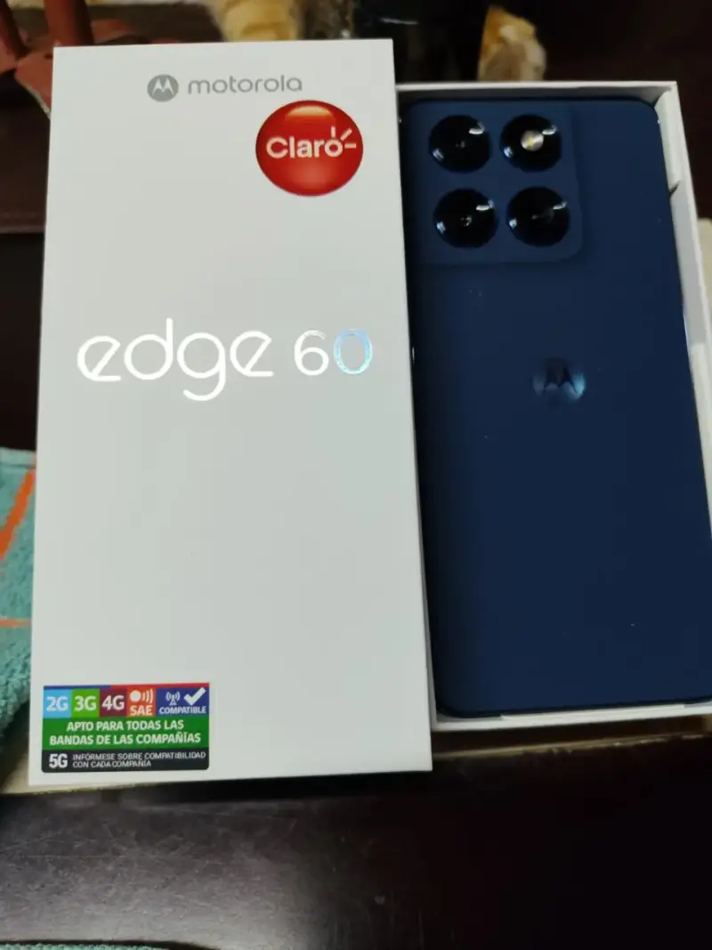 Smartphone Motorola Edge 60 Azul - 1