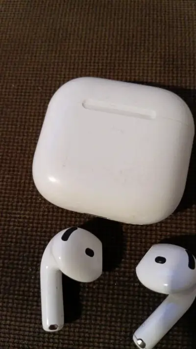 Airpods 4 ORIGINALES con estuche de carg - miniatura 4