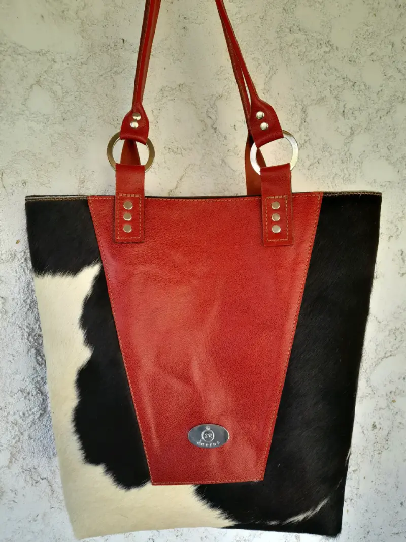 Bolso de cuero rojo y negro con monederos - 1