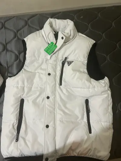 Chaleco acolchado blanco Guess con capucha - miniatura 1