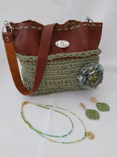 Conjunto de Collar y Aros Tejidos a Mano con Piedras Turquesa - miniatura 6