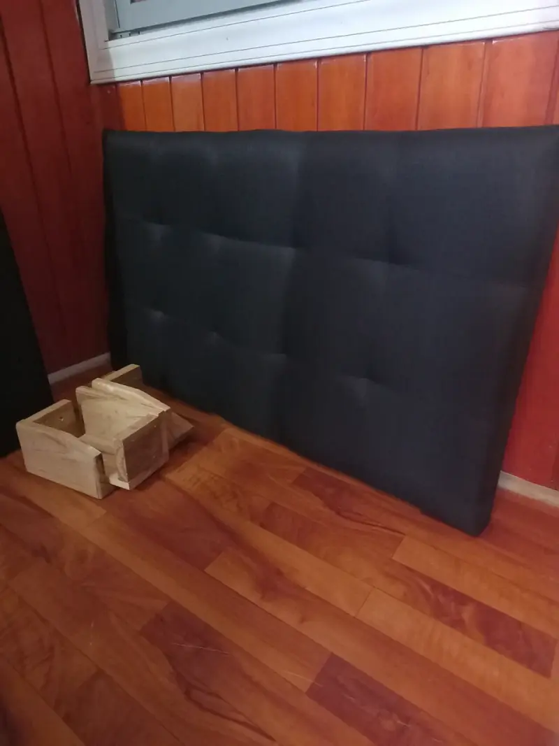 Base de cama y respaldo en buen estado - 6