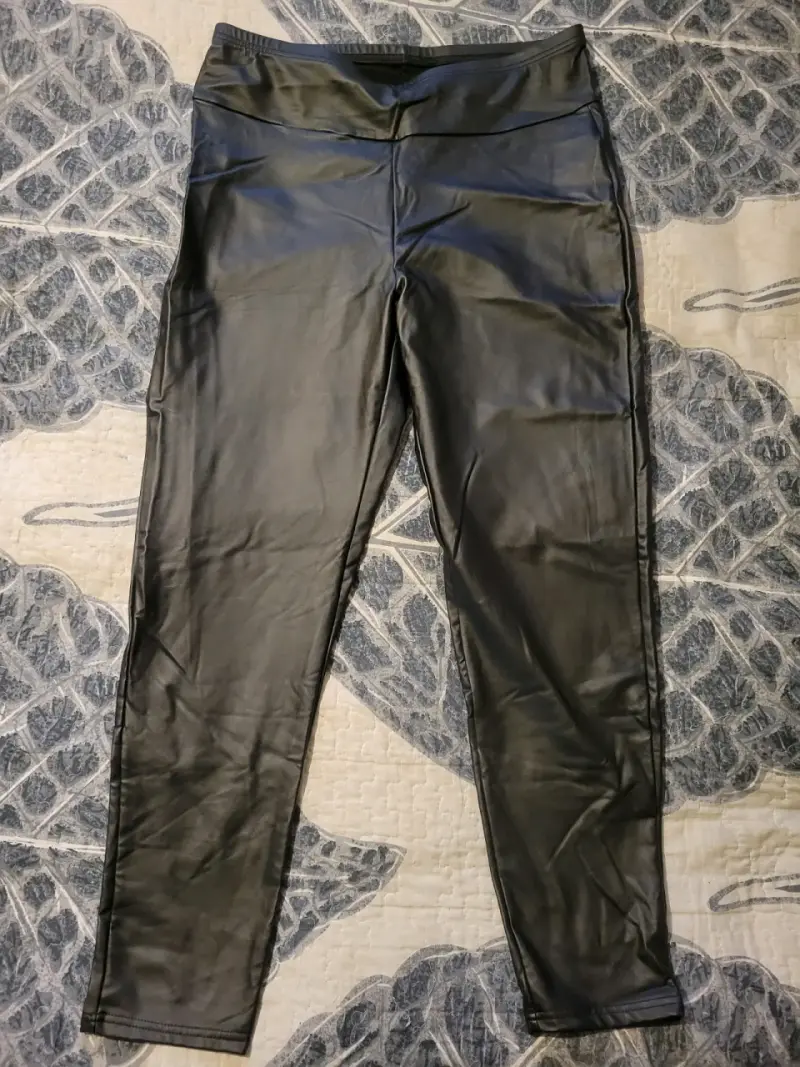 Leggings de cuero sintético negros Shein talla XXL - 1