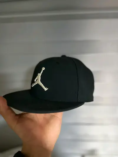 Gorra Jordan negra original, en buen estado - miniatura 1