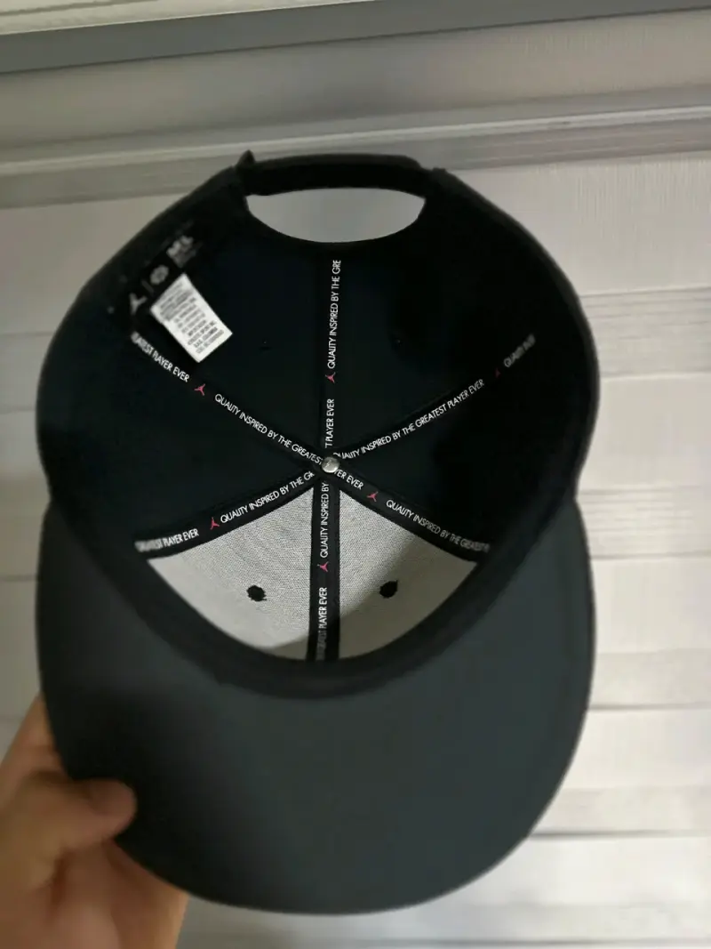 Gorra Jordan negra original, en buen estado - 3