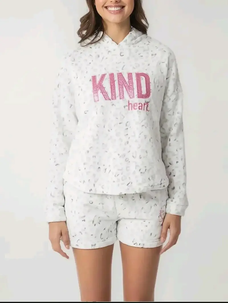 Pijama polar. Poleron con short.