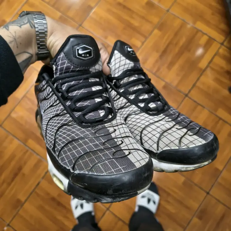 Zapatillas deportivas Nike TN Grid negras y grises - 1
