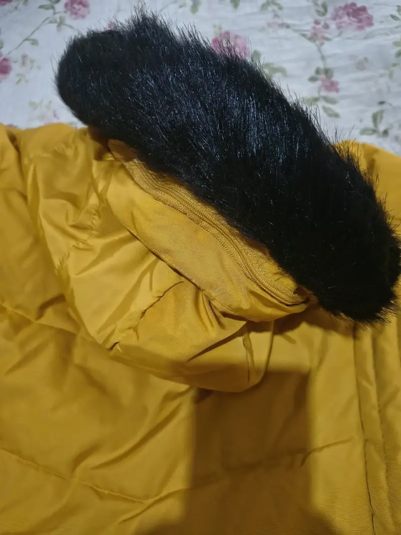 Chaqueta amarilla con forro de piel sintética - 3