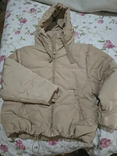 Chaqueta amarilla con forro de piel sintética - miniatura 6