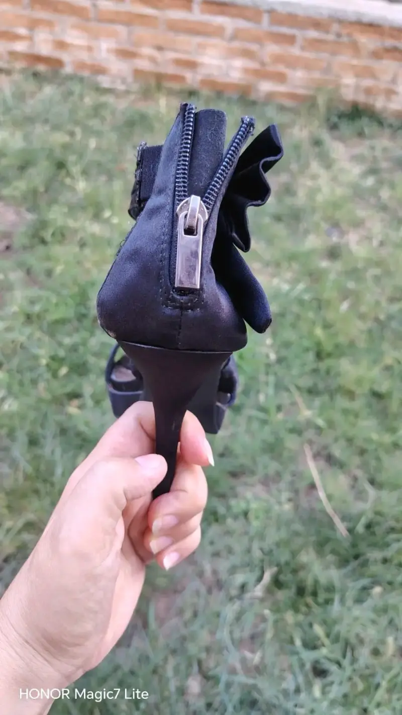 Zapatos de tacón alto negros con lazo - 3