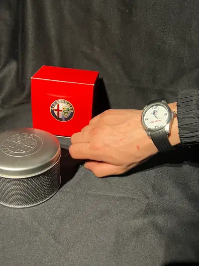Reloj de pulsera Alfa Romeo con caja original - miniatura 1