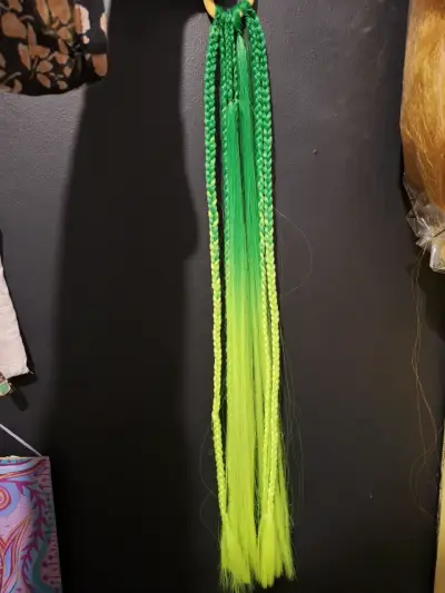Extensiones de cabello trenzado verde neón - miniatura 1