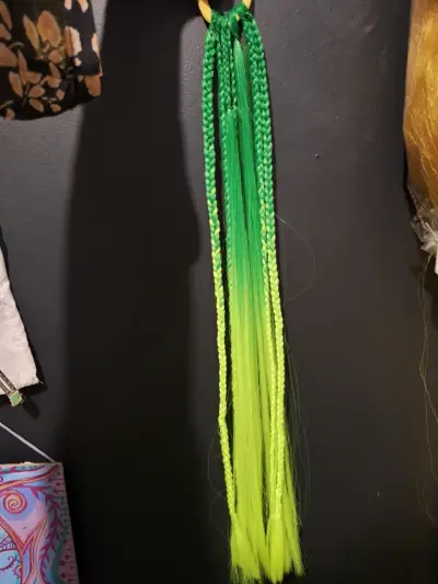 Extensiones de cabello trenzado verde neón - miniatura 2
