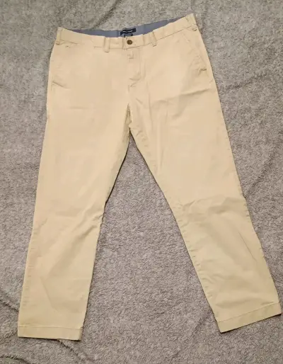 Pantalones beige Tommy Hilfiger para hombre - miniatura 1