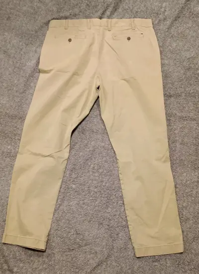 Pantalones beige Tommy Hilfiger para hombre - miniatura 2