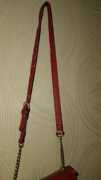 Cartera roja con diseño de rayo - miniatura 4