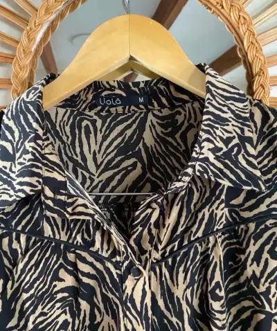 Blusa estampada animal print Liola talla M - miniatura 2