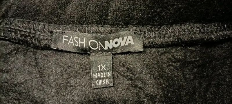 Polerón negro Fashion Nova talla XL - 3