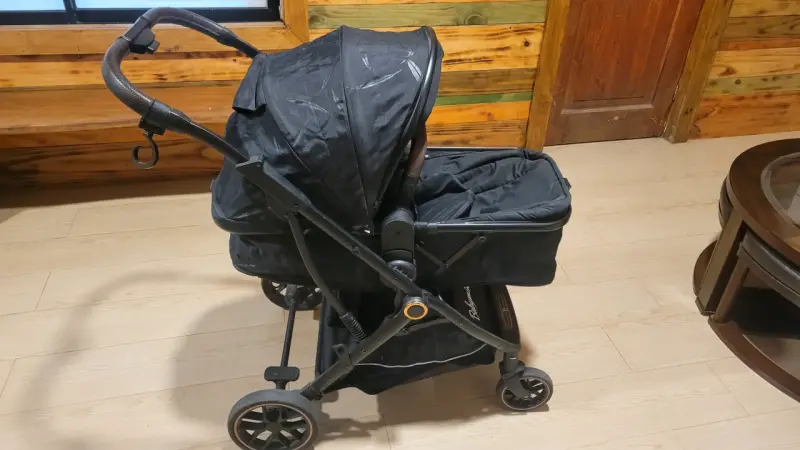 Coche de bebé negro con silla de auto - 4